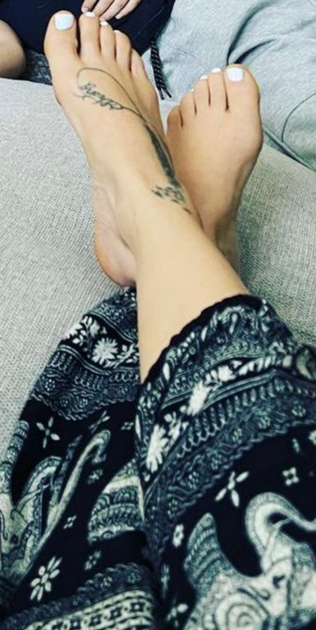 Joanne Calderwood Feet